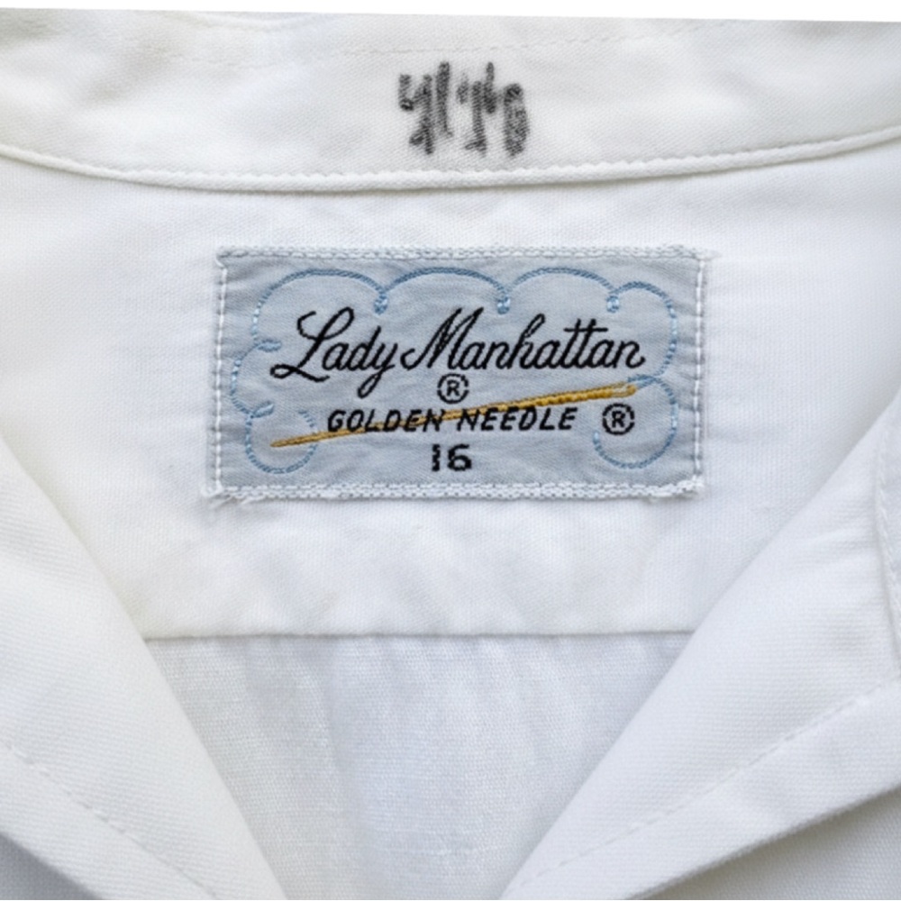 Rare Vintage Lady Manhattan White Teal Embroidered Bee Blouse Sz. S- Medium - Picture 3 of 9